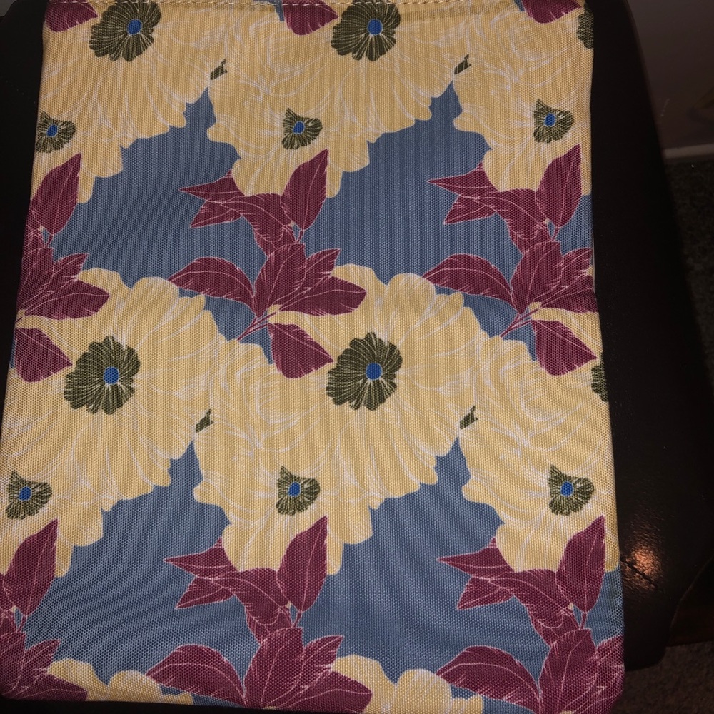 Floral clutch bag